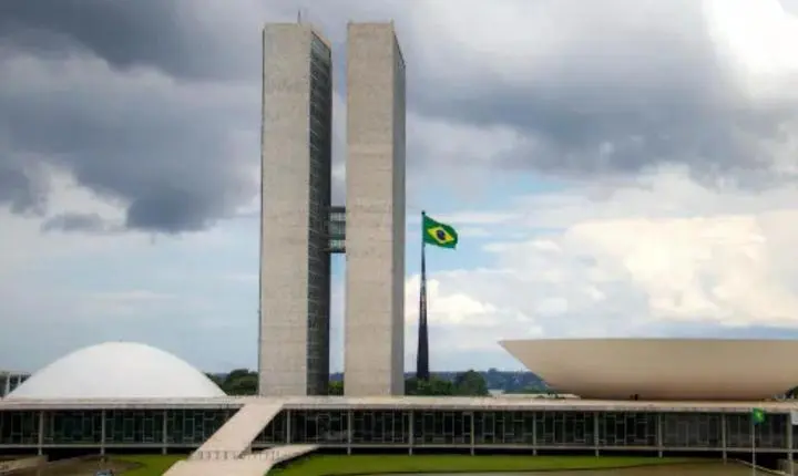 Câmara instala comissão especial para discutir redução da maioridade penal de 18 para 16 anos