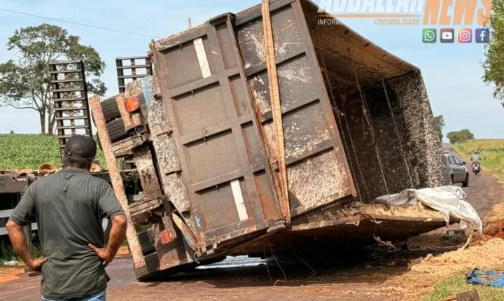 Caminhão tomba em estrada rural e motorista é encaminhado ao hospital em Iporã
