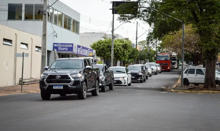 Carreata com 17 carretas marca a chegada de 517 bovinos e anima o setor econômico de Iporã