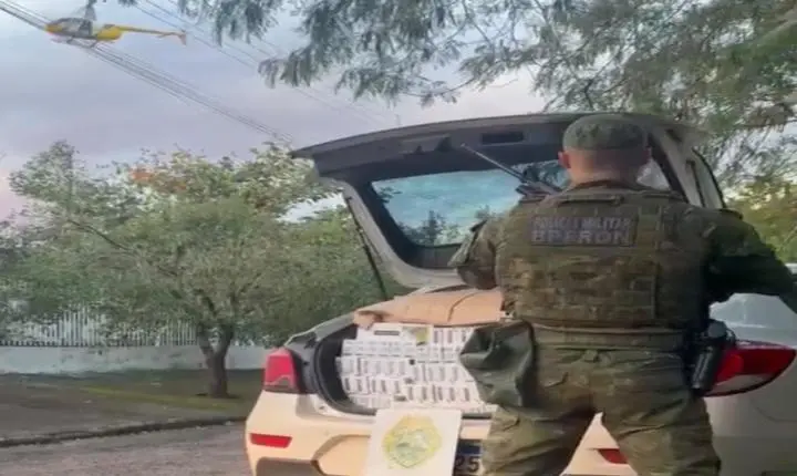Carro furtado é recuperado com carga de cigarros contrabandeados após perseguição policial