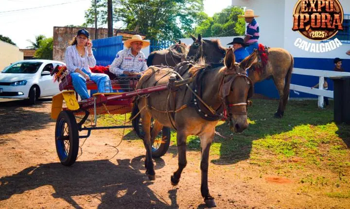 Cavalgada abre o clima de festa para a Expo Iporã 2025