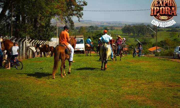 Cavalgada abre o clima de festa para a Expo Iporã 2025