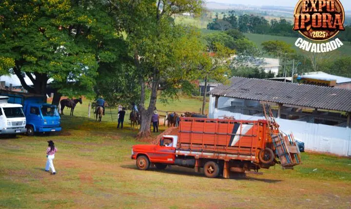 Cavalgada abre o clima de festa para a Expo Iporã 2025