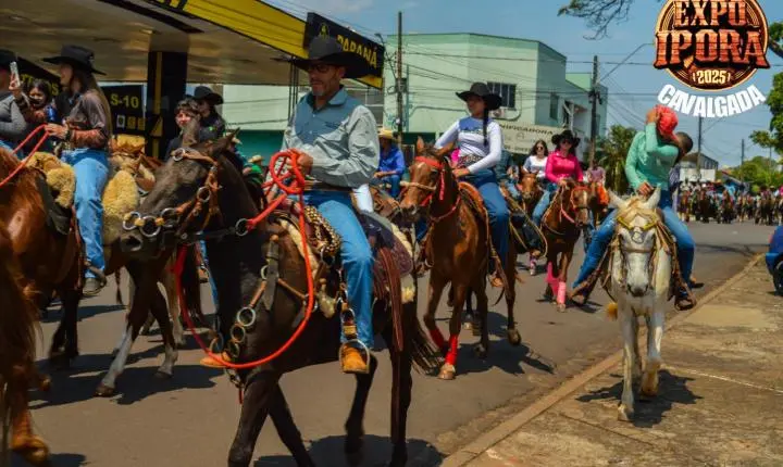 Cavalgada abre o clima de festa para a Expo Iporã 2025