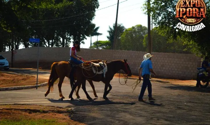 Cavalgada abre o clima de festa para a Expo Iporã 2025