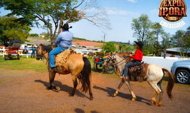 Cavalgada abre o clima de festa para a Expo Iporã 2025