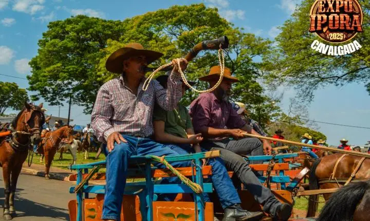 Cavalgada abre o clima de festa para a Expo Iporã 2025