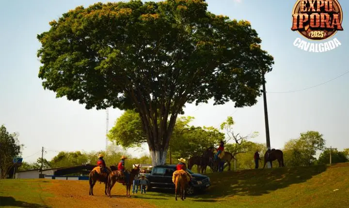 Cavalgada abre o clima de festa para a Expo Iporã 2025