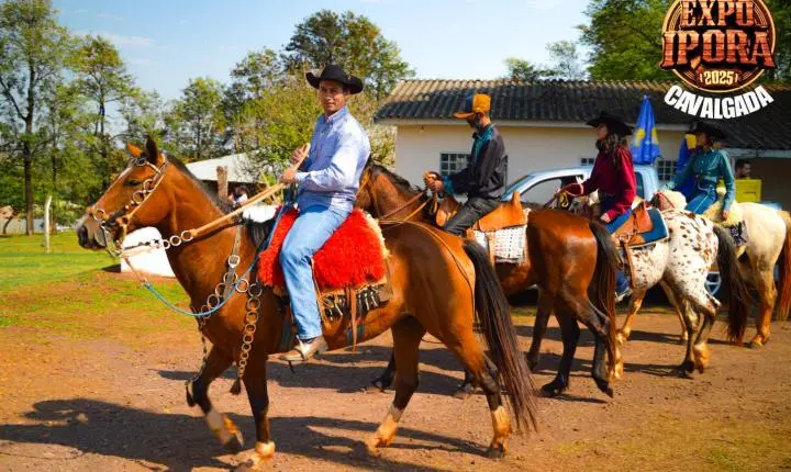 Cavalgada abre o clima de festa para a Expo Iporã 2025
