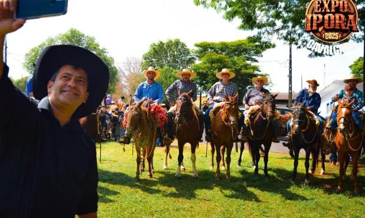 Cavalgada abre o clima de festa para a Expo Iporã 2025