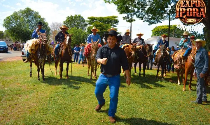 Cavalgada abre o clima de festa para a Expo Iporã 2025