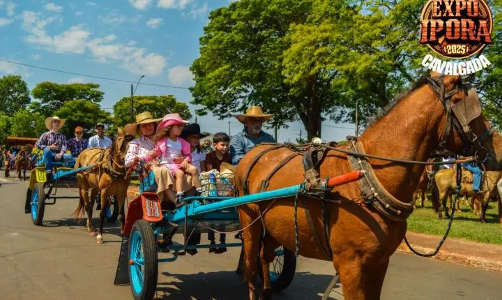 Cavalgada abre o clima de festa para a Expo Iporã 2025