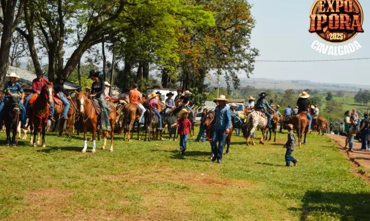 Cavalgada abre o clima de festa para a Expo Iporã 2025