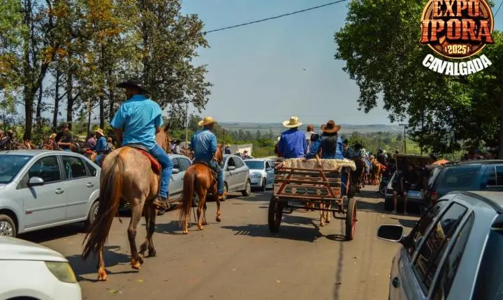 Cavalgada abre o clima de festa para a Expo Iporã 2025