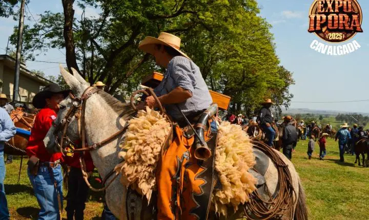 Cavalgada abre o clima de festa para a Expo Iporã 2025