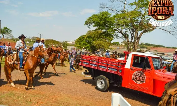 Cavalgada abre o clima de festa para a Expo Iporã 2025