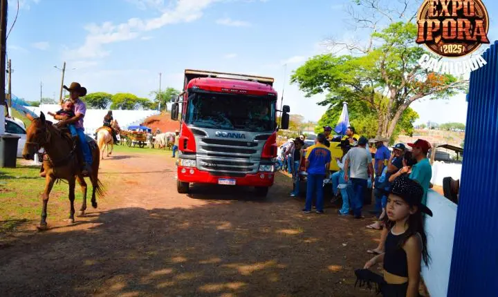 Cavalgada abre o clima de festa para a Expo Iporã 2025