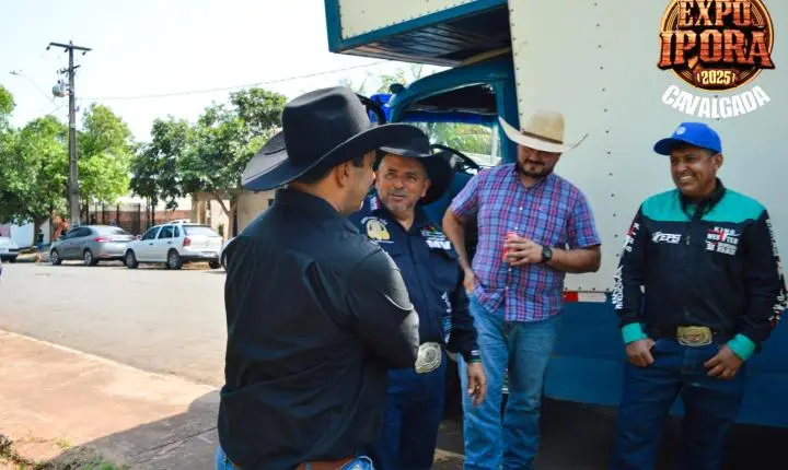 Cavalgada abre o clima de festa para a Expo Iporã 2025