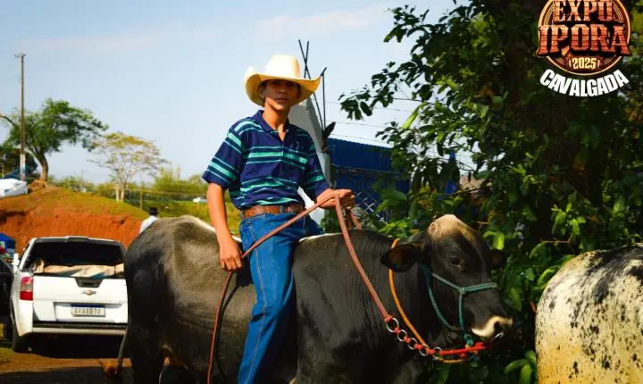 Cavalgada abre o clima de festa para a Expo Iporã 2025