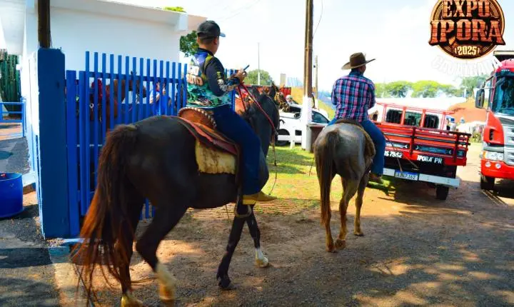 Cavalgada abre o clima de festa para a Expo Iporã 2025