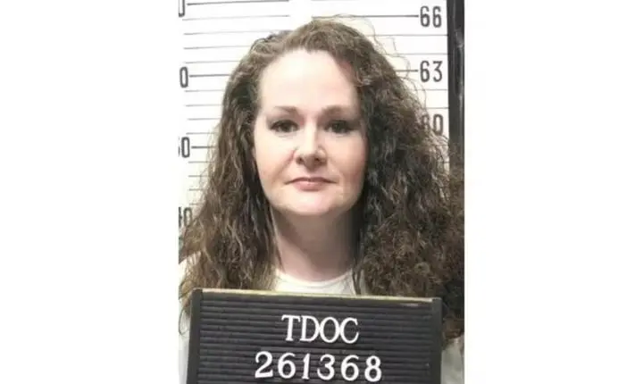 Christa Pike sobrevive a duas injeções letais; Tennessee, nos EUA, suspende execuções