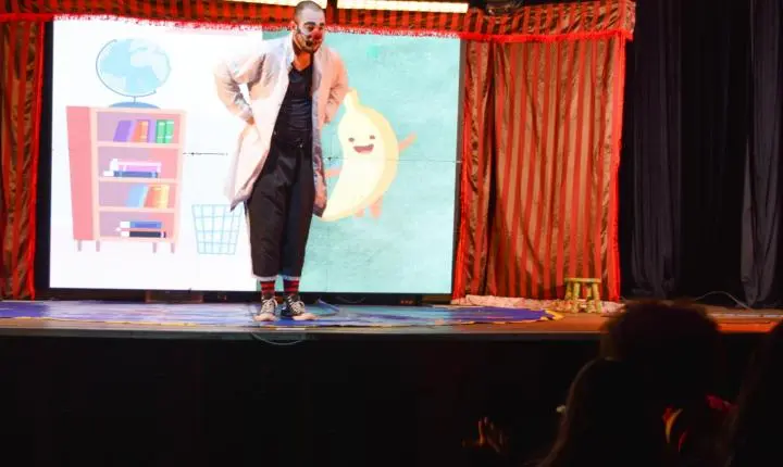 Circo Teatro emociona crianças e leva mensagem de proteção contra o abuso infantil em Iporã