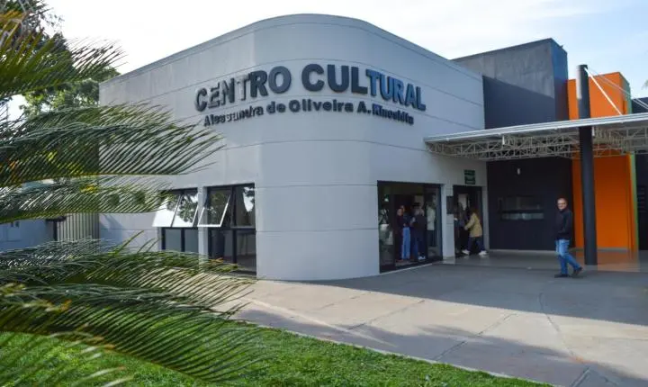 Circo Teatro emociona crianças e leva mensagem de proteção contra o abuso infantil em Iporã
