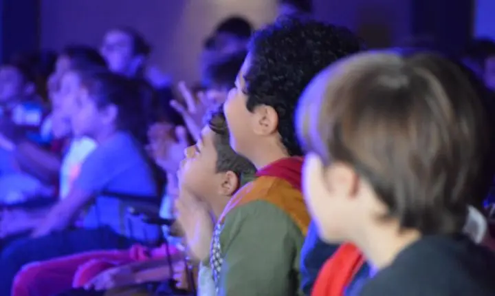 Circo Teatro emociona crianças e leva mensagem de proteção contra o abuso infantil em Iporã