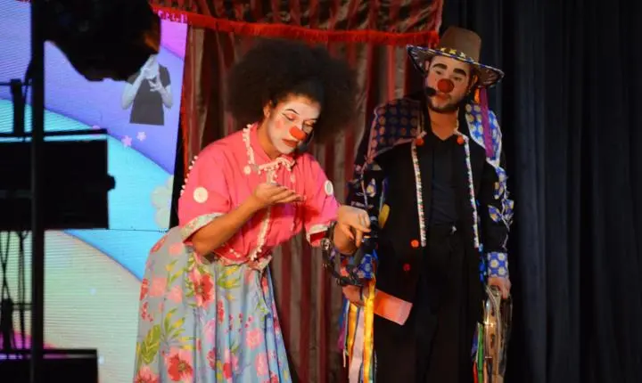 Circo Teatro emociona crianças e leva mensagem de proteção contra o abuso infantil em Iporã