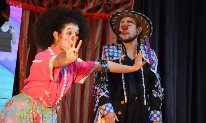 Circo Teatro emociona crianças e leva mensagem de proteção contra o abuso infantil em Iporã