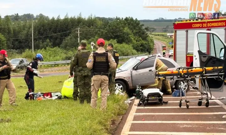 Colisão entre veículos deixa uma vítima morta e outra gravemente ferida na PR-272 em Iporã