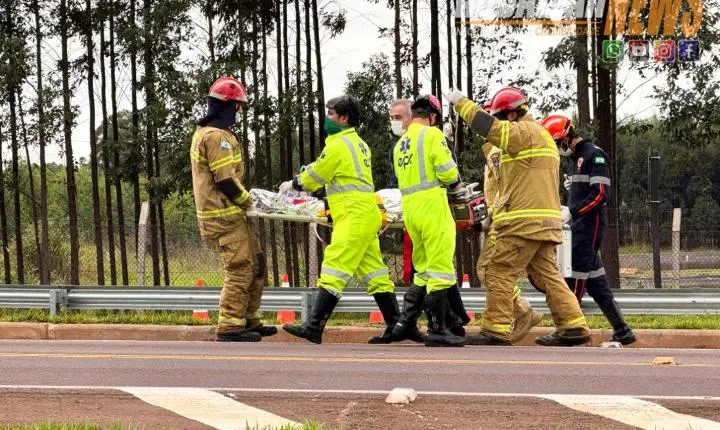 Colisão entre veículos deixa uma vítima morta e outra gravemente ferida na PR-272 em Iporã