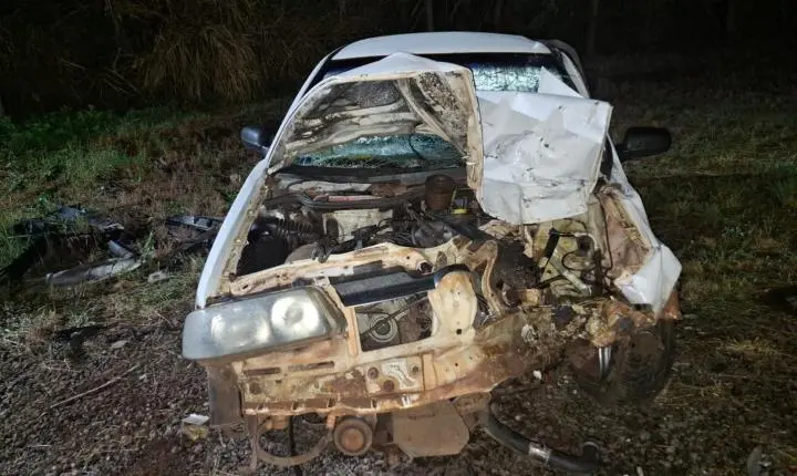 Colisão frontal entre carro e motocicleta deixa jovem gravemente ferido na PRC-272