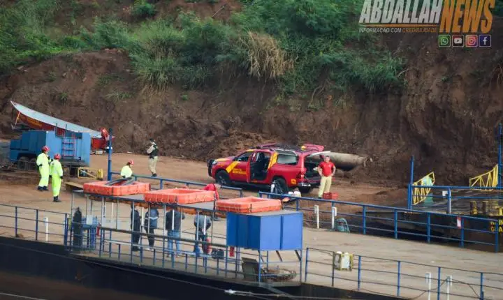 Corsa passa direto por acesso à balsa, cai no Rio Piquiri e jovem de 23 anos morre