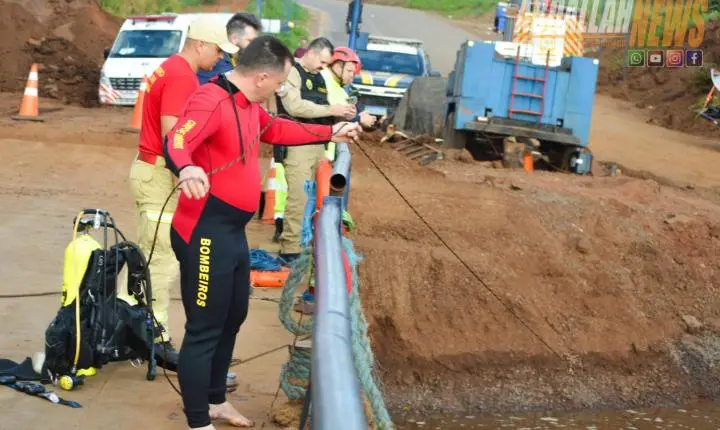 Corsa passa direto por acesso à balsa, cai no Rio Piquiri e jovem de 23 anos morre