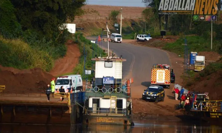 Corsa passa direto por acesso à balsa, cai no Rio Piquiri e jovem de 23 anos morre