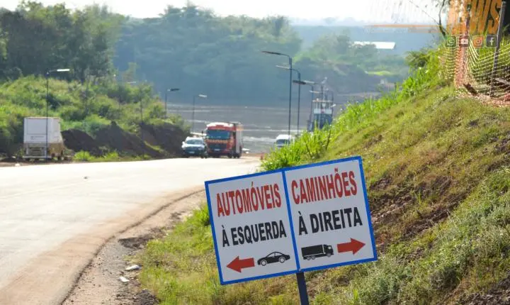 Corsa passa direto por acesso à balsa, cai no Rio Piquiri e jovem de 23 anos morre