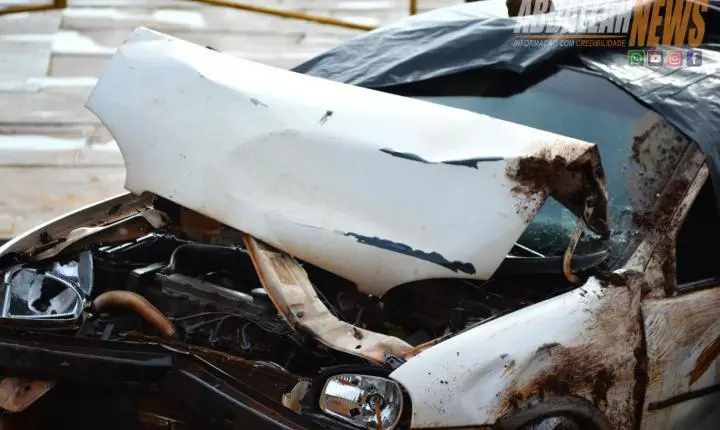 Corsa passa direto por acesso à balsa, cai no Rio Piquiri e jovem de 23 anos morre