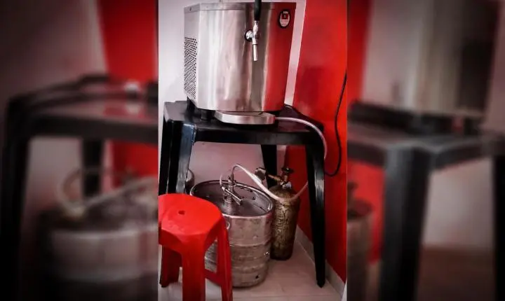 Criminosos arrombam pastelaria e furtam chopeira, equipamentos e alimentos durante a madrugada