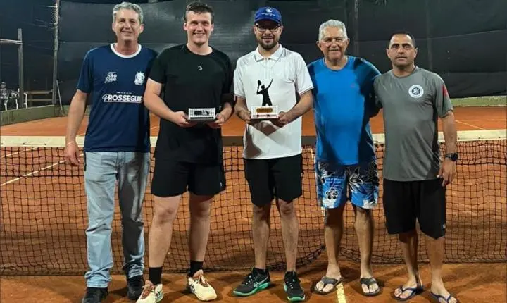 Emoção até o último ponto: João Gabriel é campeão de torneio regional de tênis em Iporã