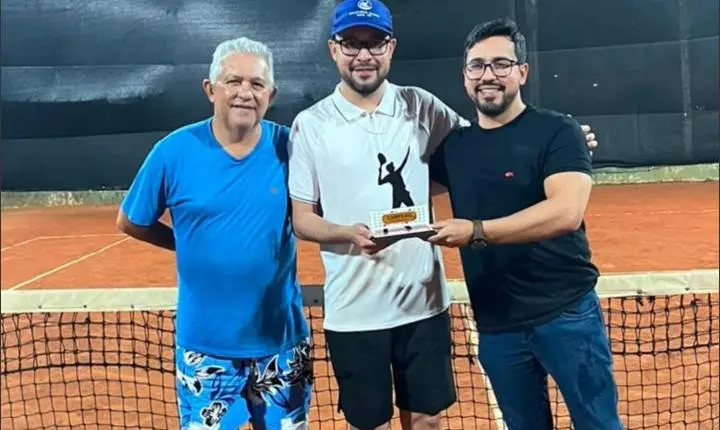 Emoção até o último ponto: João Gabriel é campeão de torneio regional de tênis em Iporã