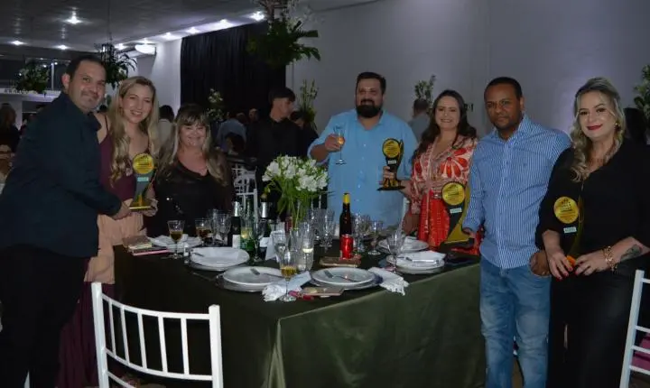 Empreendedores de Iporã são homenageados no evento “Destaque do Ano 2024” da Associação Comercial