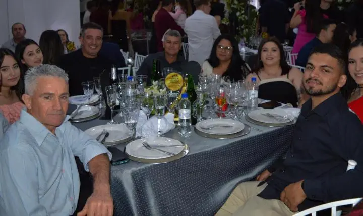 Empreendedores de Iporã são homenageados no evento “Destaque do Ano 2024” da Associação Comercial