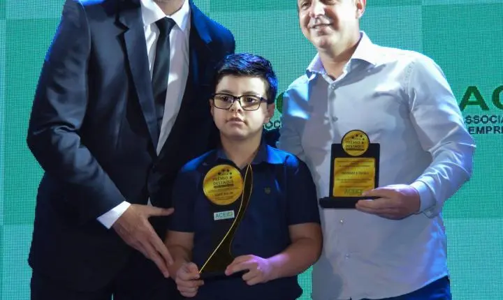 Empreendedores de Iporã são homenageados no evento “Destaque do Ano 2024” da Associação Comercial