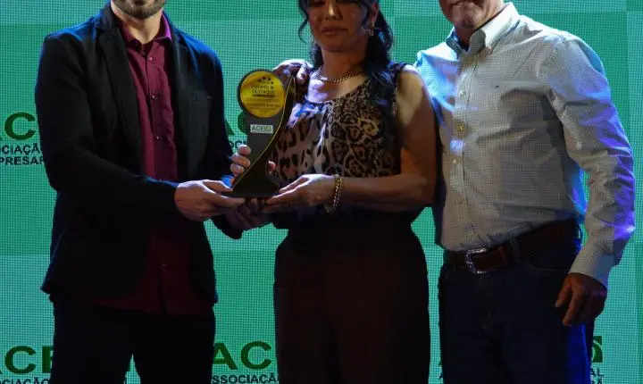 Empreendedores de Iporã são homenageados no evento “Destaque do Ano 2024” da Associação Comercial