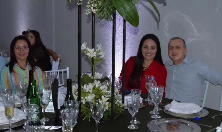 Empreendedores de Iporã são homenageados no evento “Destaque do Ano 2024” da Associação Comercial