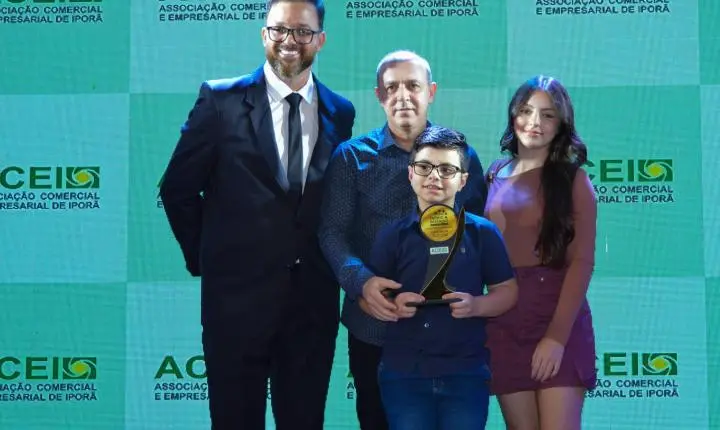 Empreendedores de Iporã são homenageados no evento “Destaque do Ano 2024” da Associação Comercial