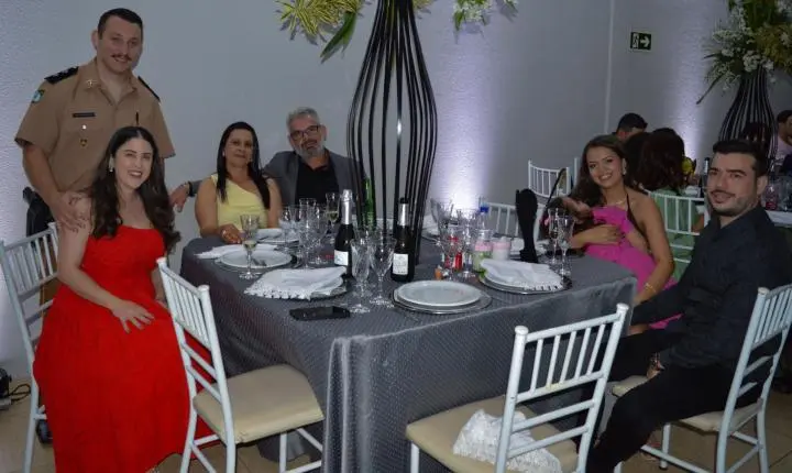 Empreendedores de Iporã são homenageados no evento “Destaque do Ano 2024” da Associação Comercial