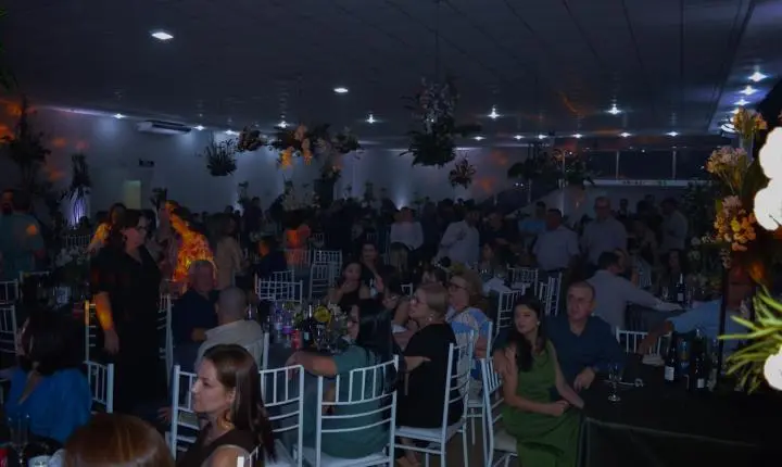 Empreendedores de Iporã são homenageados no evento “Destaque do Ano 2024” da Associação Comercial
