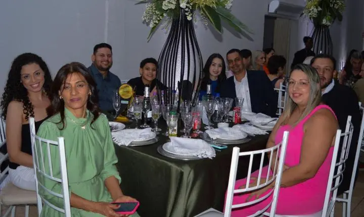 Empreendedores de Iporã são homenageados no evento “Destaque do Ano 2024” da Associação Comercial
